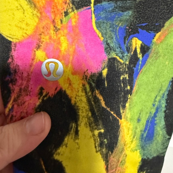 Lululemon Invigorate High-Rise Crop 23" with Pockets Size 6 - Picture 5 of 6